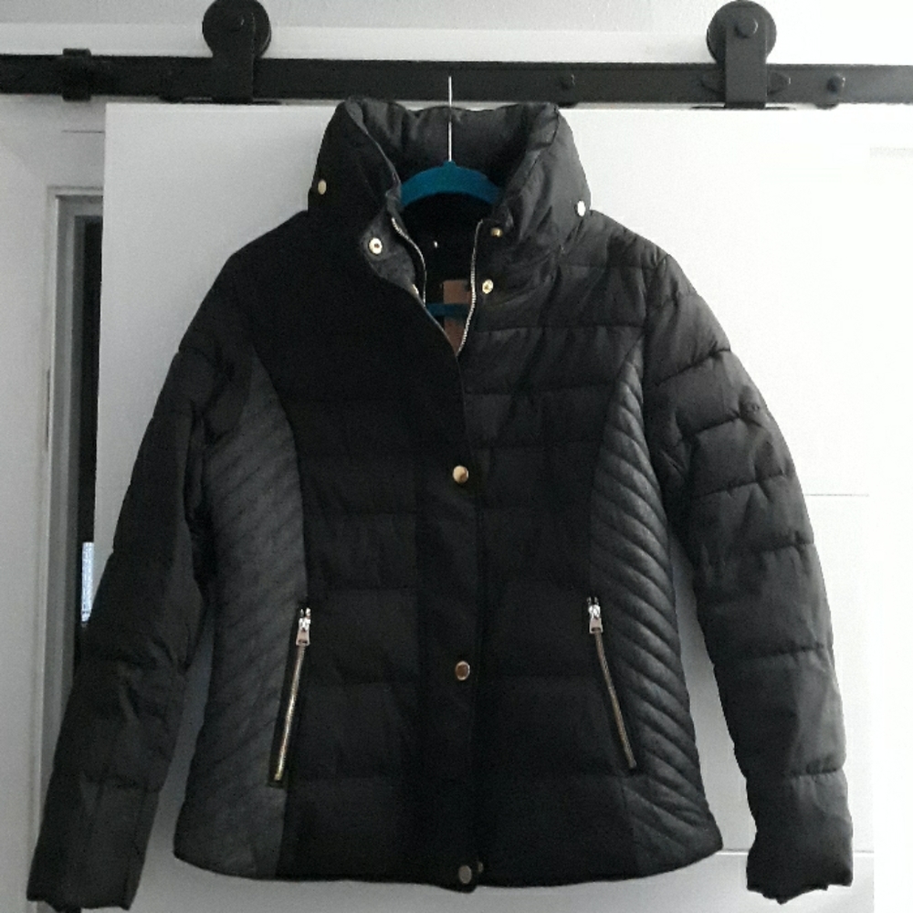 Quilted puffer jacket European size 12 Brand new